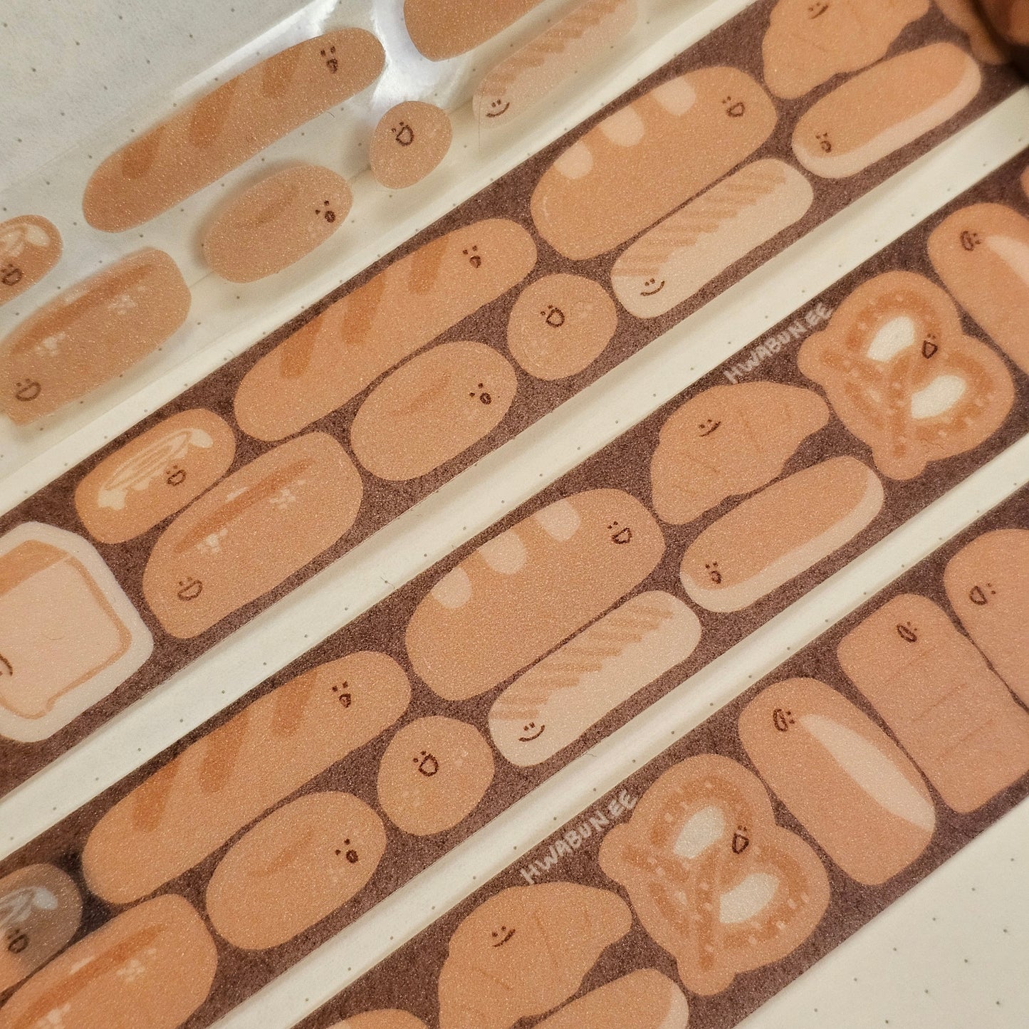 Bread Kiss-Cut Glitter Tape